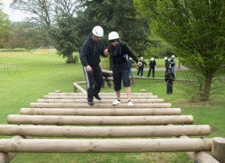 2 people on obstacle course